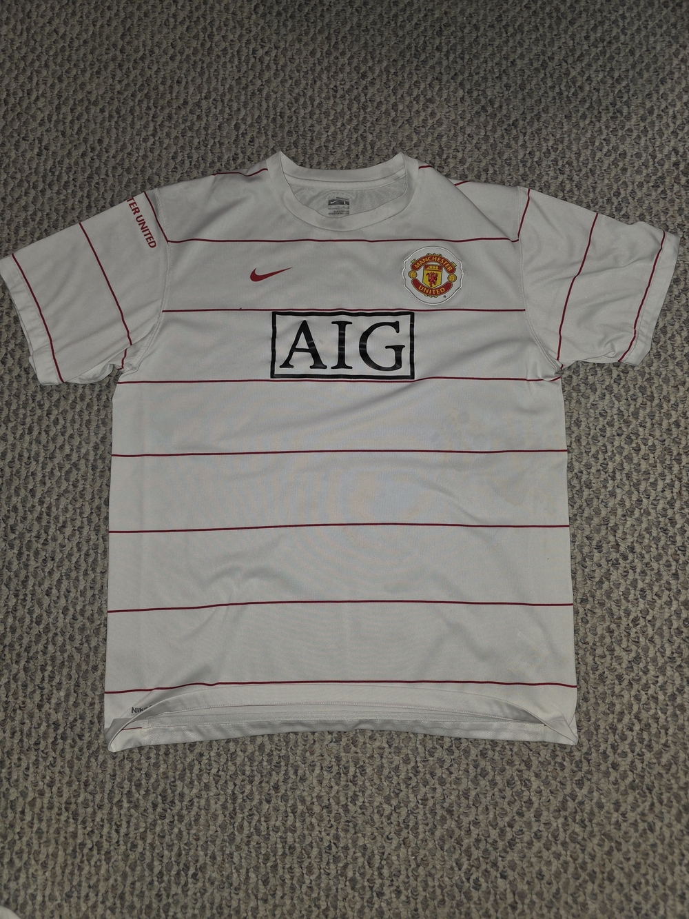 Vintage Nike Manchester United White & Red AIG Football Jersey